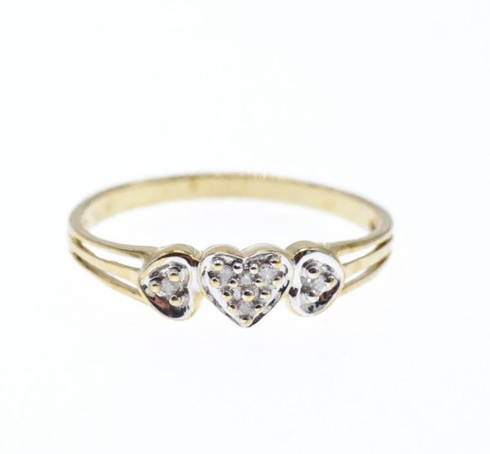 10K Yellow Gold Diamonds "Heart" Ring Size 7